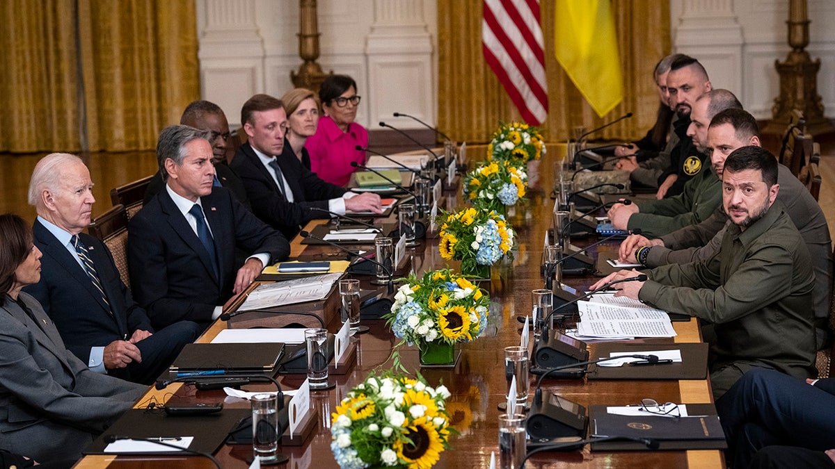 Biden and Zelenskyy admins at White House meeting