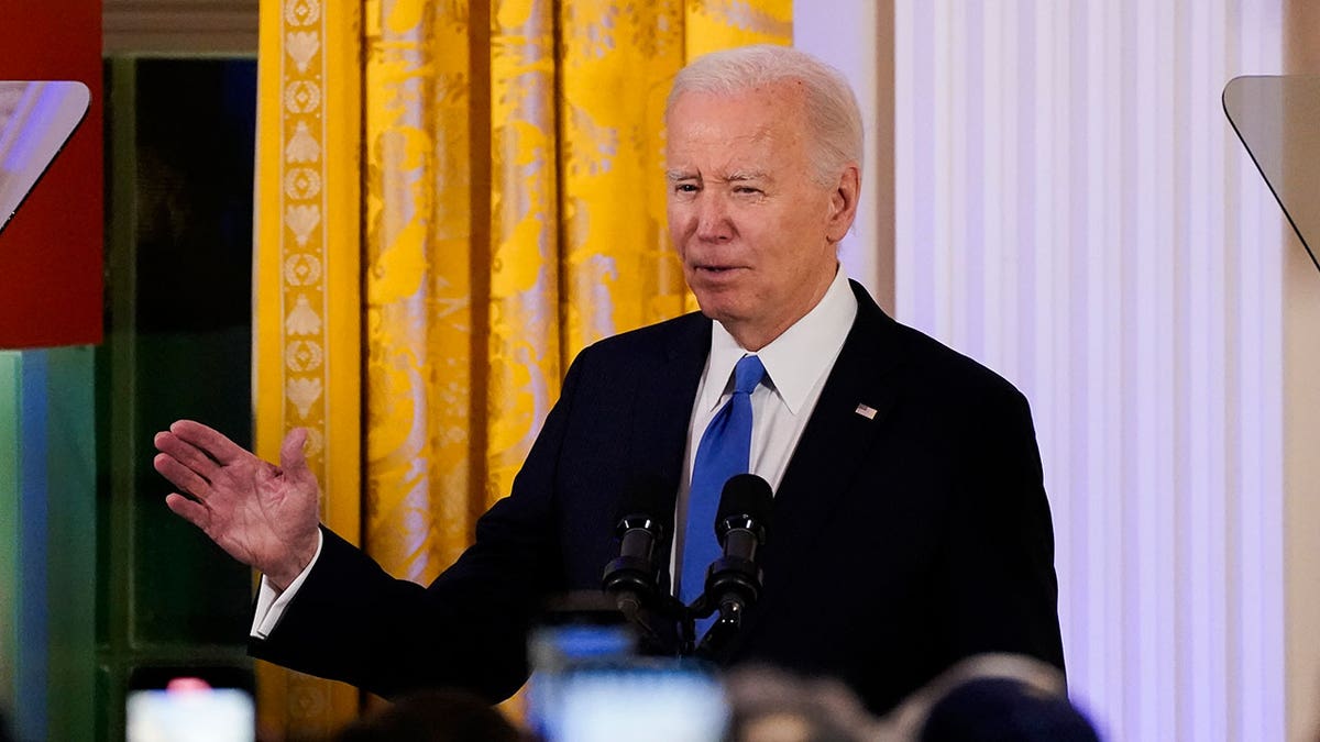President Biden addresses crowd at Hanukkah Holiday reception at White House
