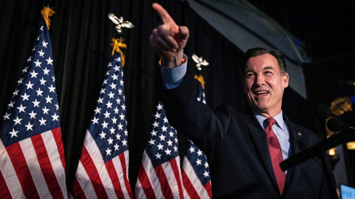 Democrat Tom Suozzi wins back his old congressional seat in key special election in New York 