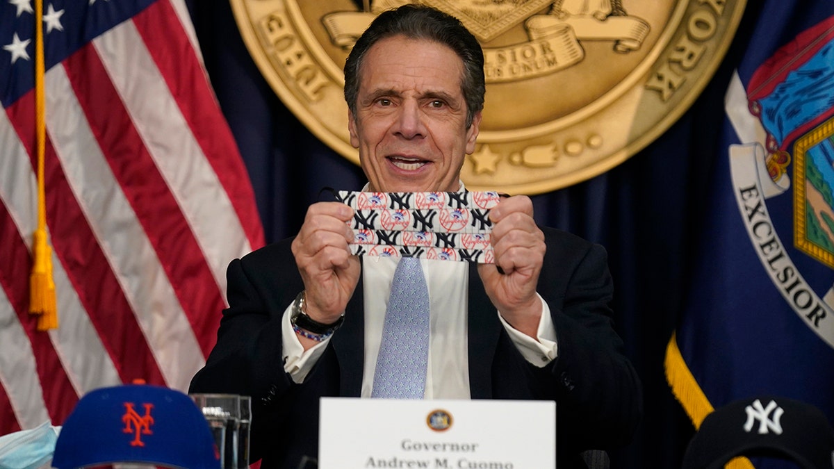 Cuomo and mask 