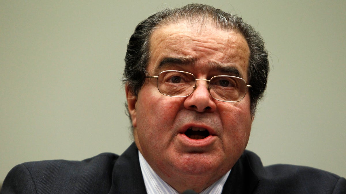 Supreme Court Justice Antonin Scalia testifies before a House Judiciary Commercial and Administrative Law Subcommittee hearing on ?The Administrative Conference of the United States? on Capitol Hill in Washington May 20, 2010. REUTERS/Kevin Lamarque (UNITED STATES - Tags: POLITICS) - RTR2E5SN