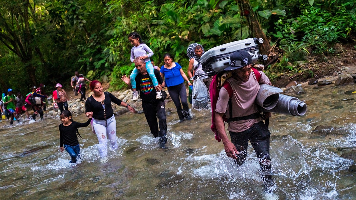 Dairen Gap migrants in jungle