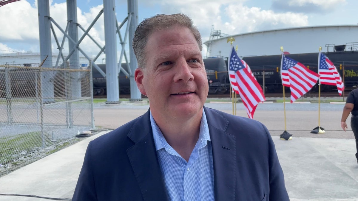 Gov. Chris Sununu remains neutral in New Hampshire's GOP gubernatorial primary