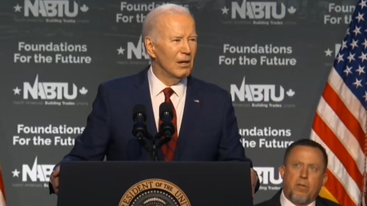 Biden reads off teleprompter