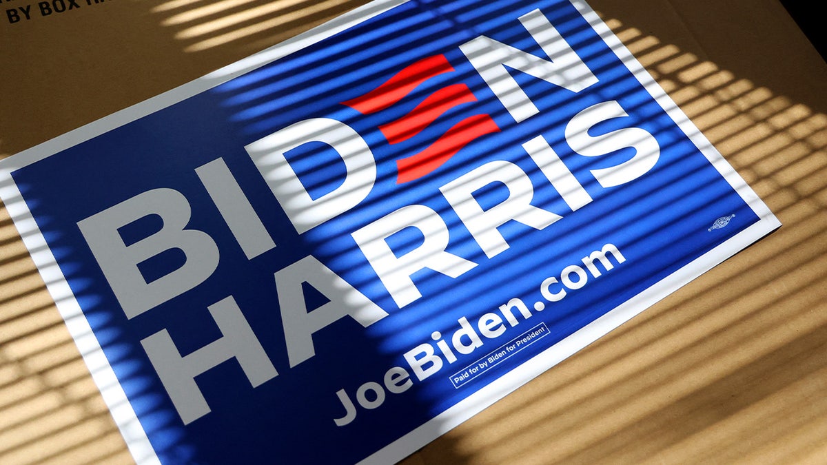 Biden harris sign