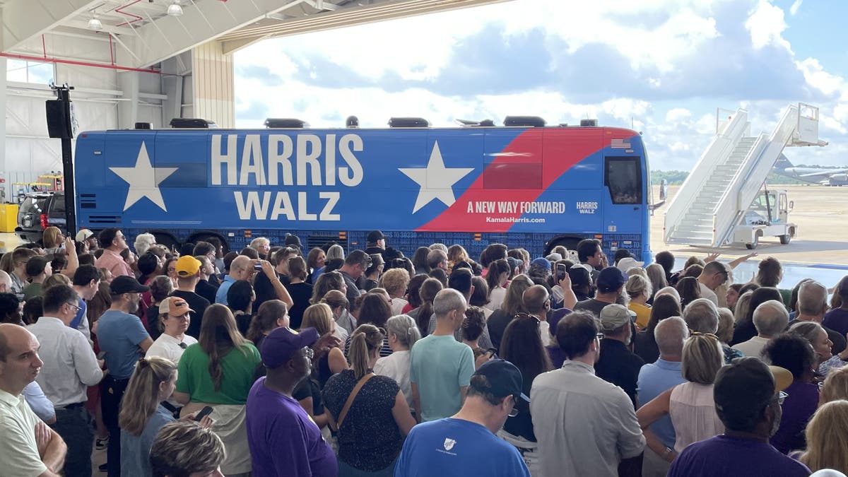 Harris Walz bus in Pittsburgh