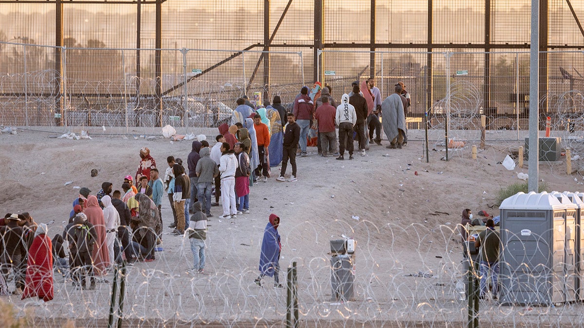 Migrants near El Paso, Texas