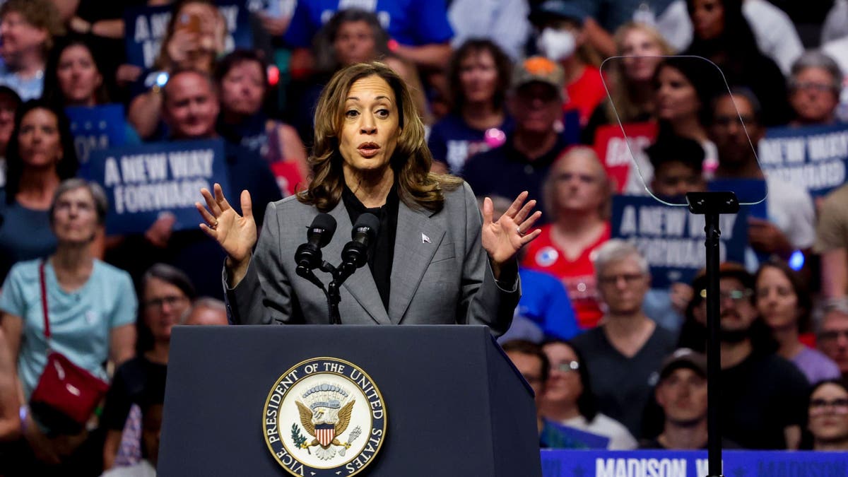 Harris campaigning in Wisconsin