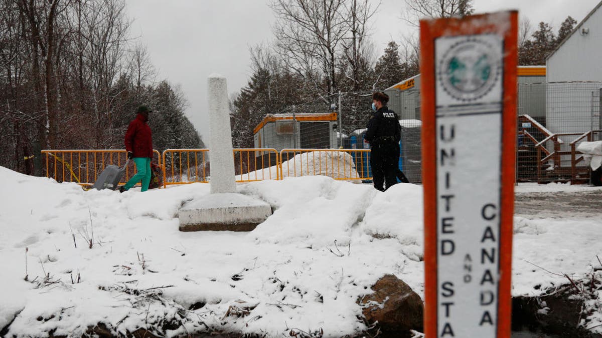 CBP agent on Canada/US border