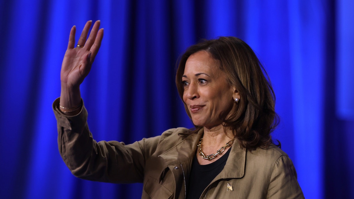 Kamala Harris waving