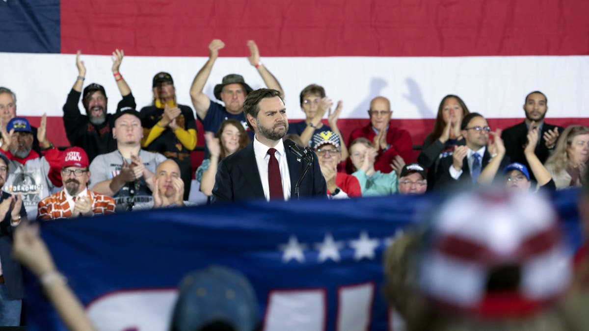 Vance overlooks Pittsburgh crowd