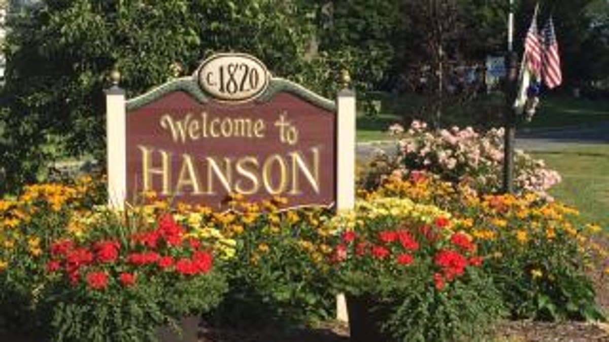 Hanson welcome sign