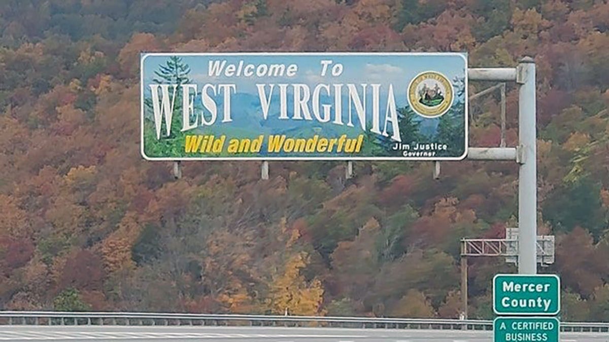 WV_welcome_sign_77