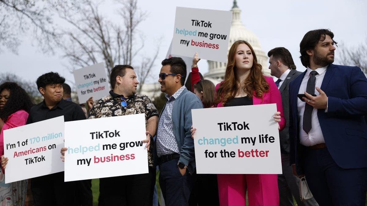 pro-TikTok demonstration