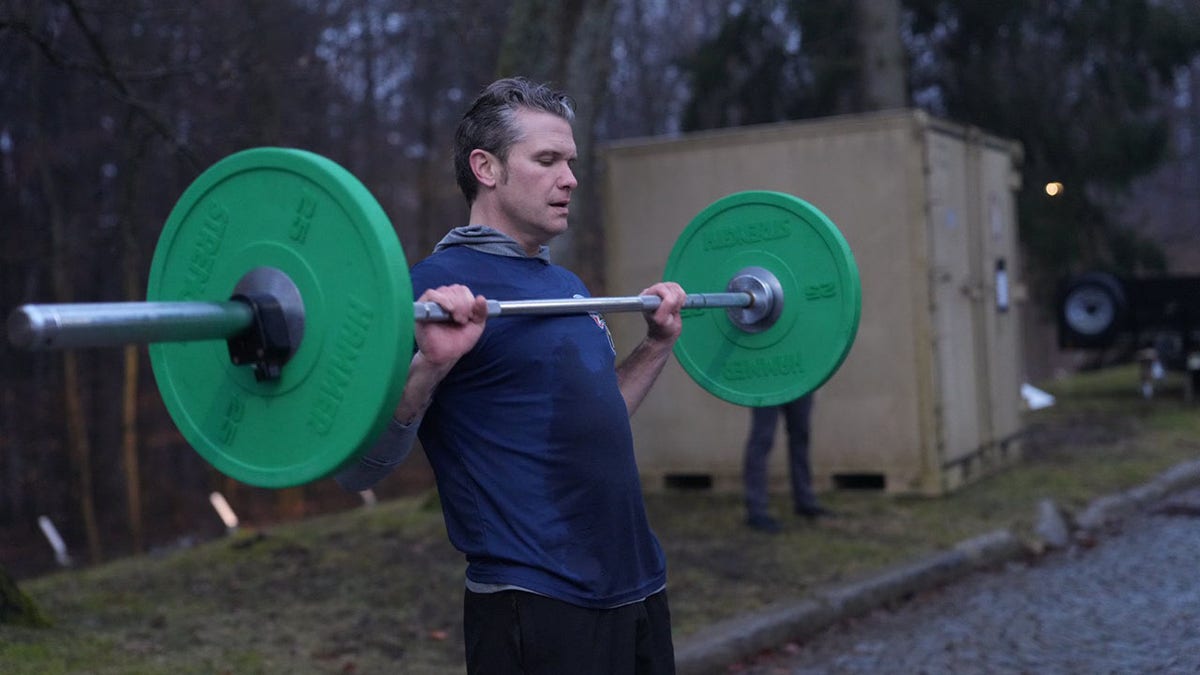 Hegseth works out with the troops in Germany