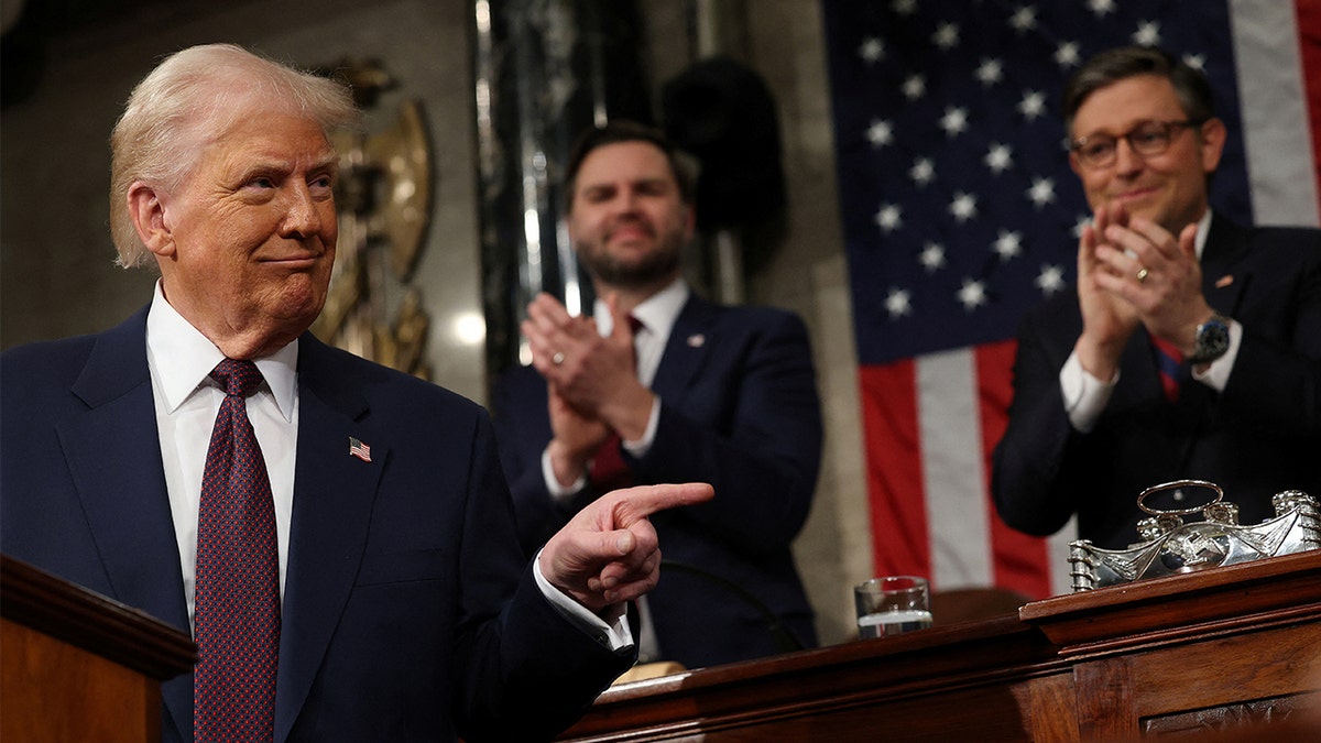 Trump at congressional speech, pointing