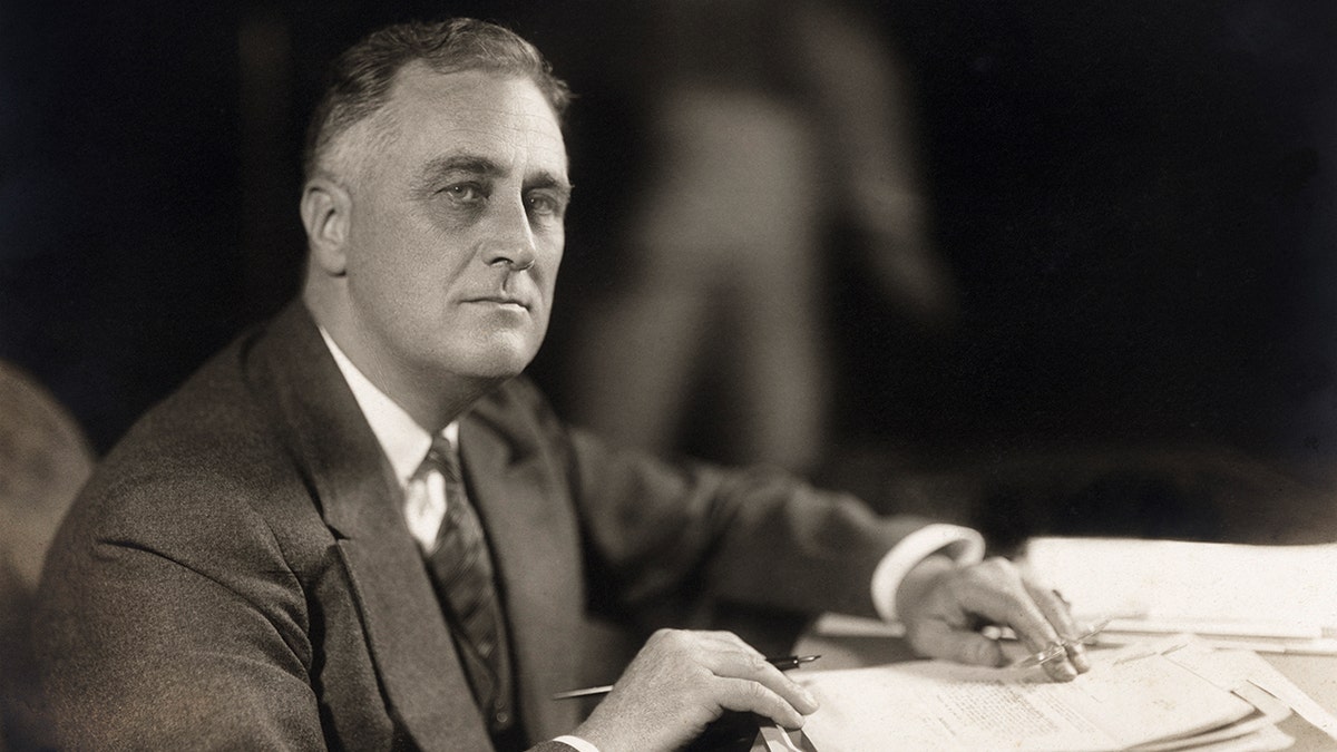 franklin roosevelt at desk