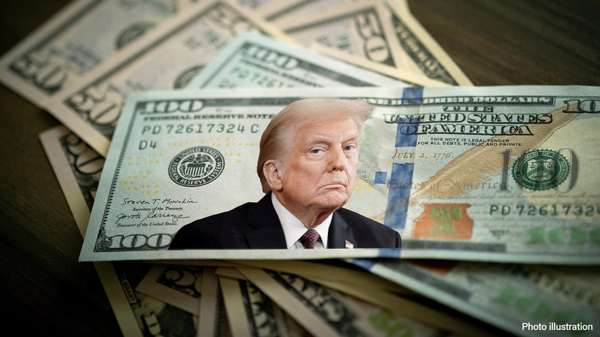 Trump's face on a $100 bill