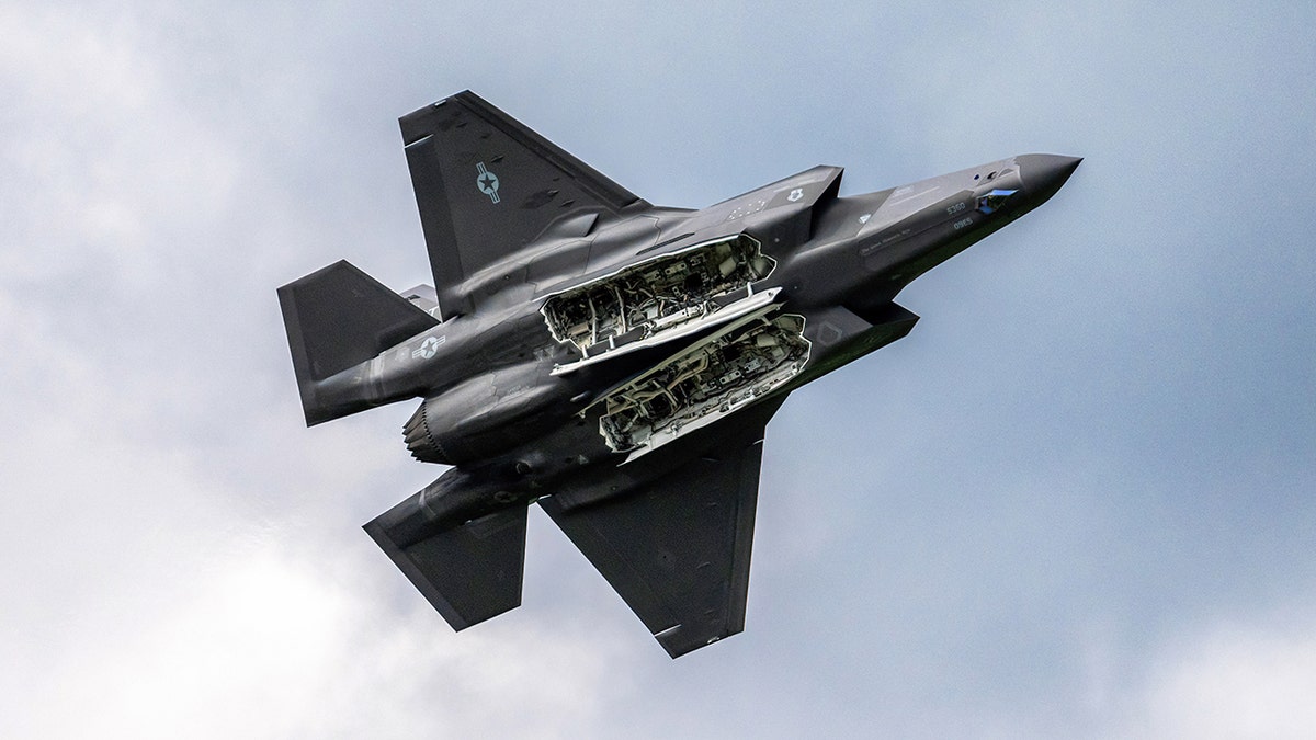 US Air Force F-35 fighter jet in flight