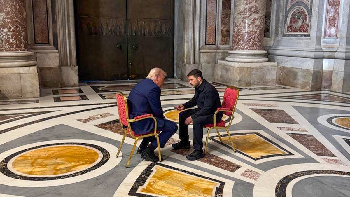 President Donald Trump and Ukrainian President Volodymyr Zlenksyy