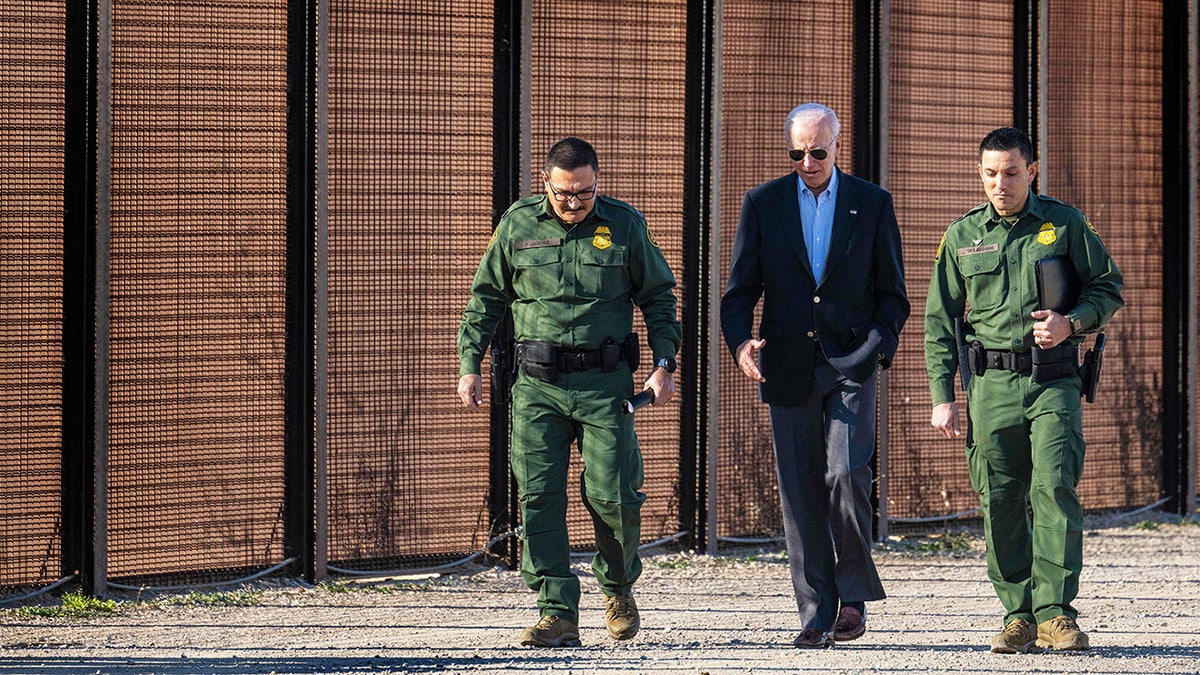 Biden with Border Patrol agents