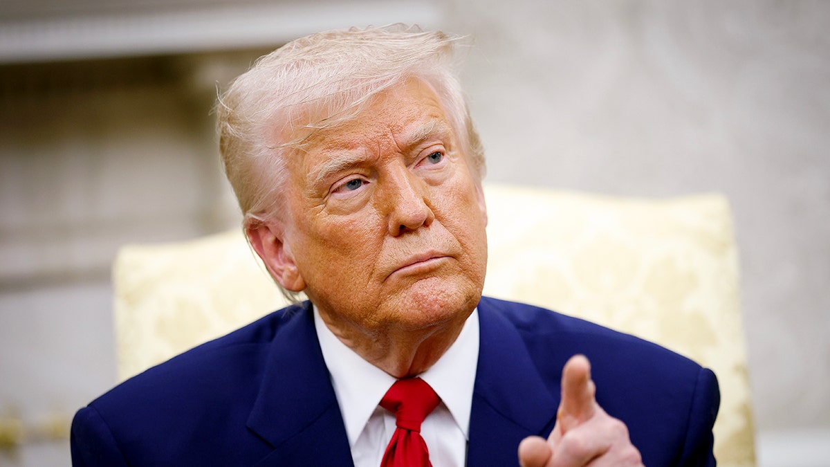 Trump in the Oval Office