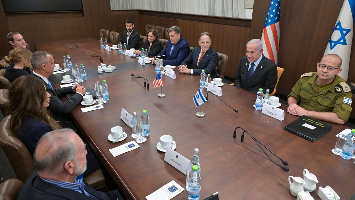 Israeli Prime Minister Benjamin Netanyahu met with American officials