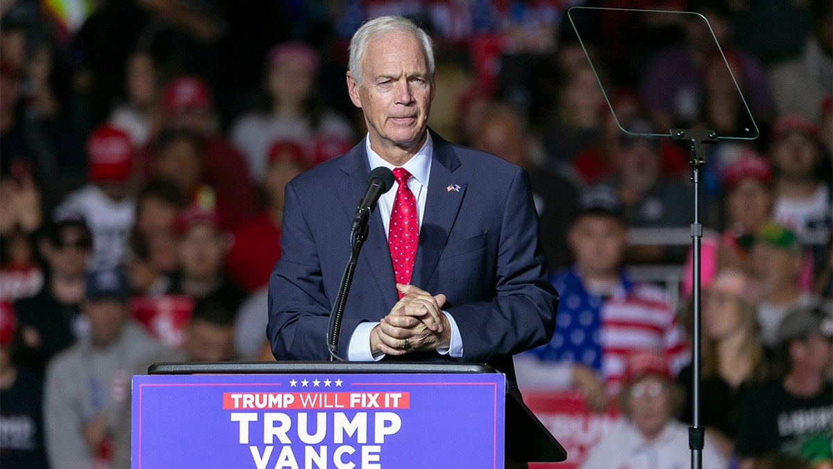 Ron Johnson at Trump/Vance campaign lectern