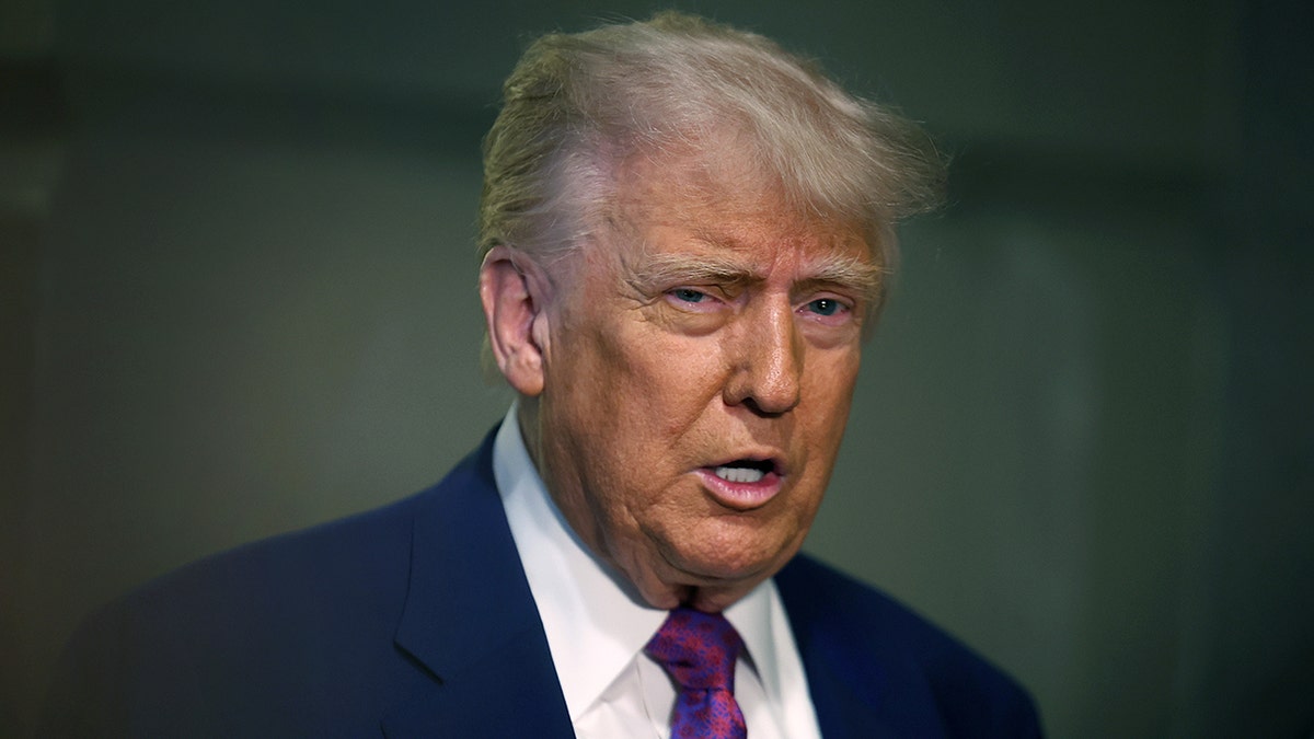 Trump arrives at Capitol meeting