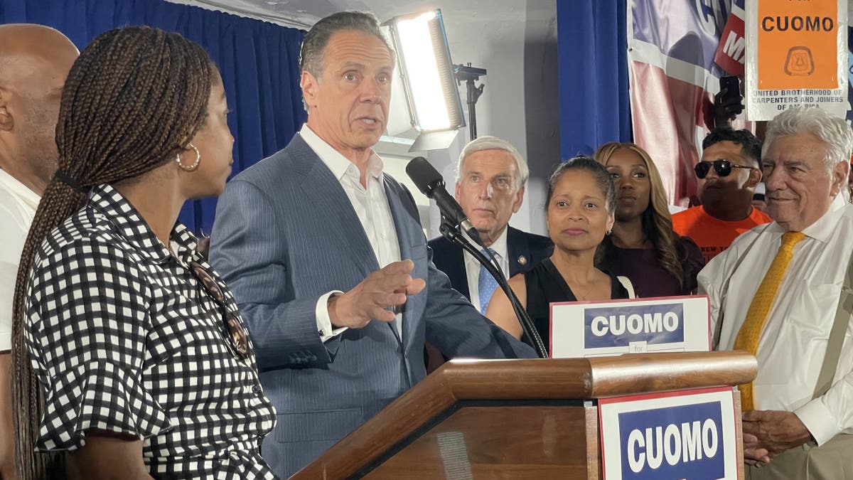 Cuomo with supporters