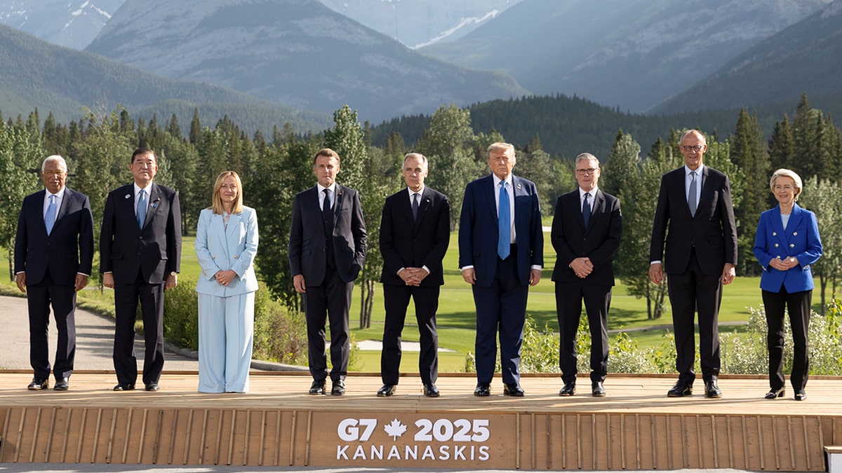 Trump with G7 leaders in Canada