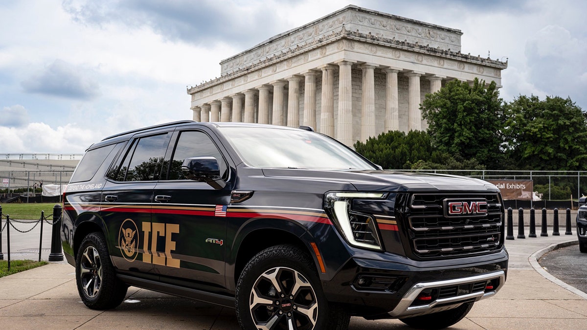 ICE GMC SUV at Lincoln Memorial