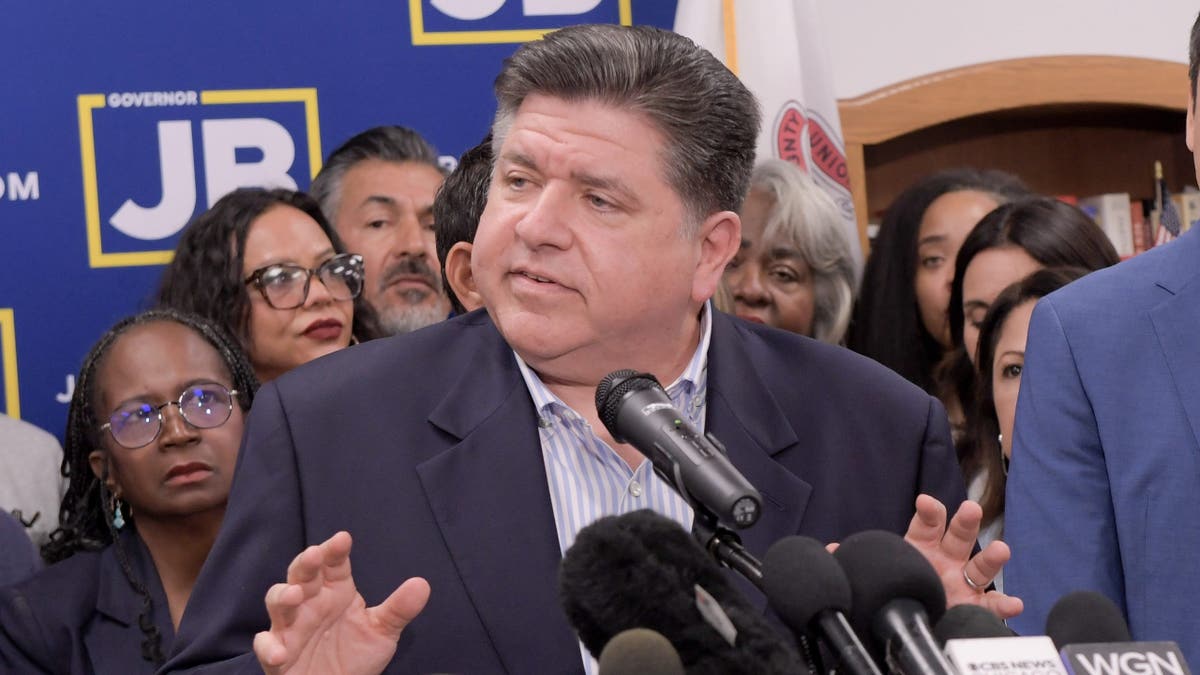 Texas Democratic Party state lawmakers flee the Lone Star State to prevent the GOP-dominated legislature from passing controversial congressional redistricting maps