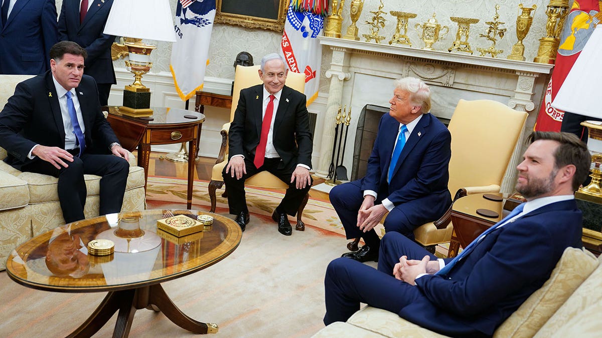 Israel's Ron Dermer meets with Trump in White House