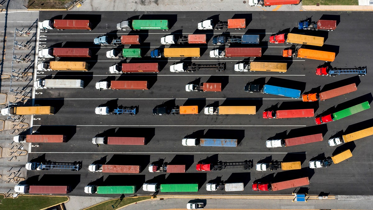 Tractor trailers in Baltimore