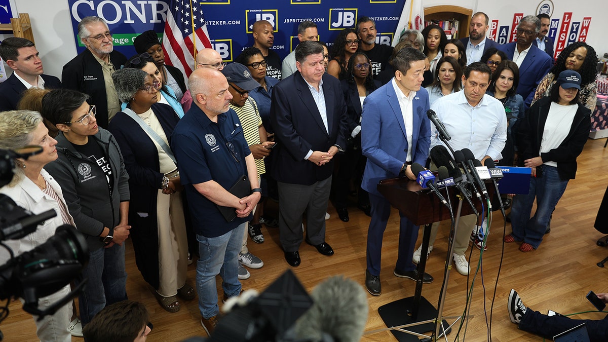 Texas democrats talking to the press