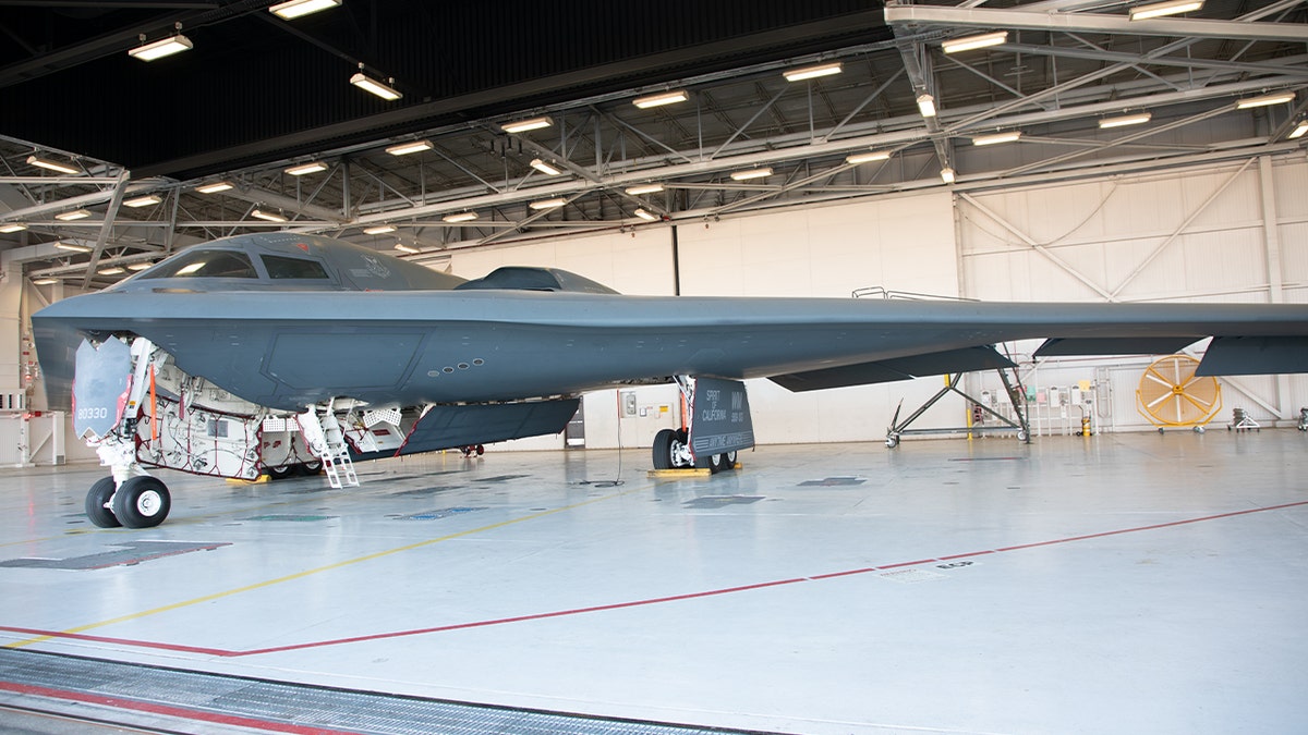 B2 image