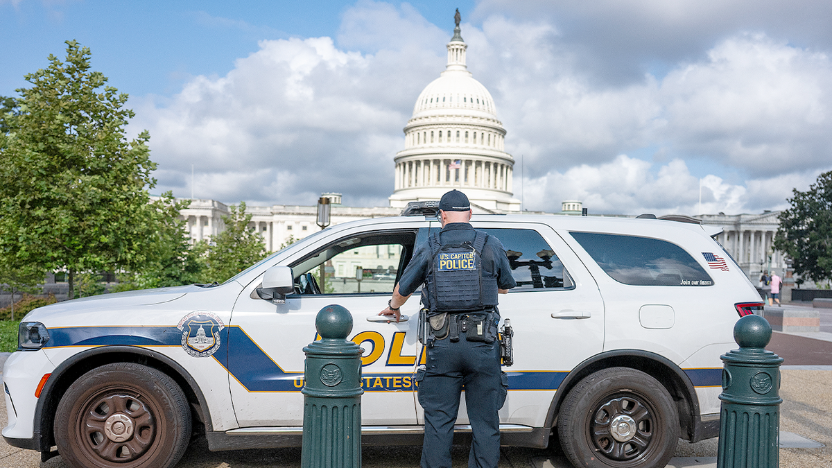 Police officer DC