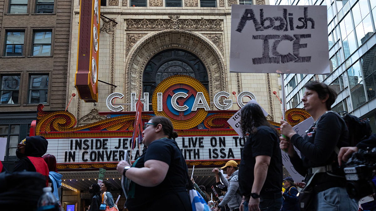 chicago-ice-protests