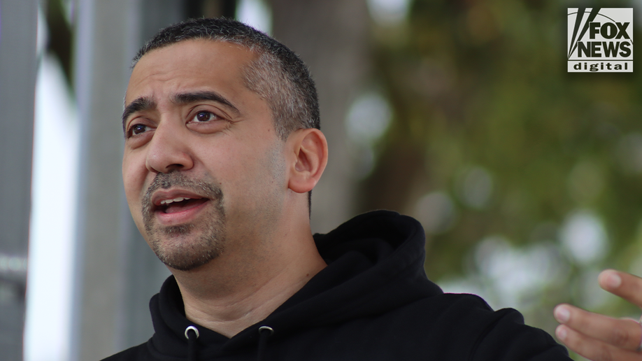 Mehdi hasan speaks at the No Kings Rally