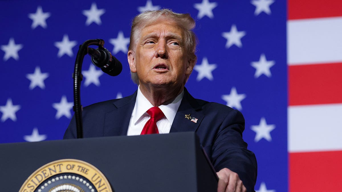 Trump warns Hamas