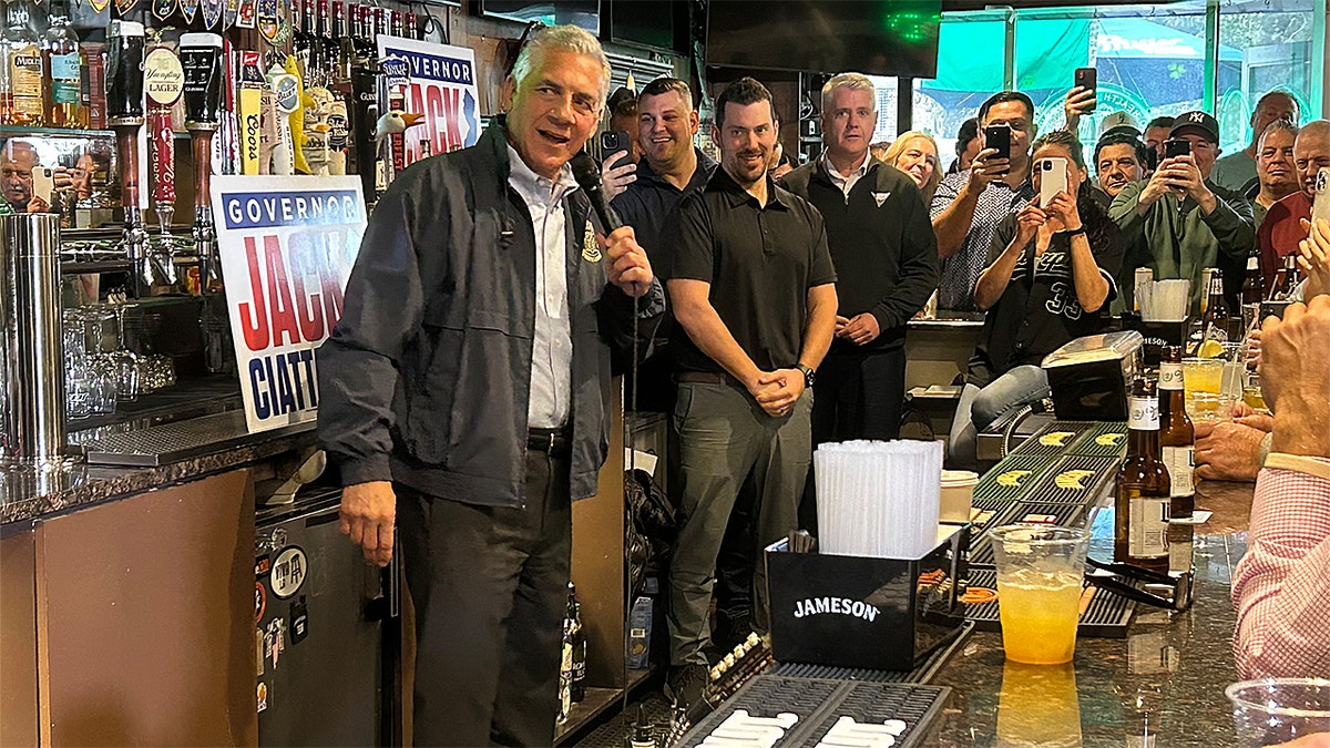 Jack Ciattarelli campaigns in Totowa New Jersey