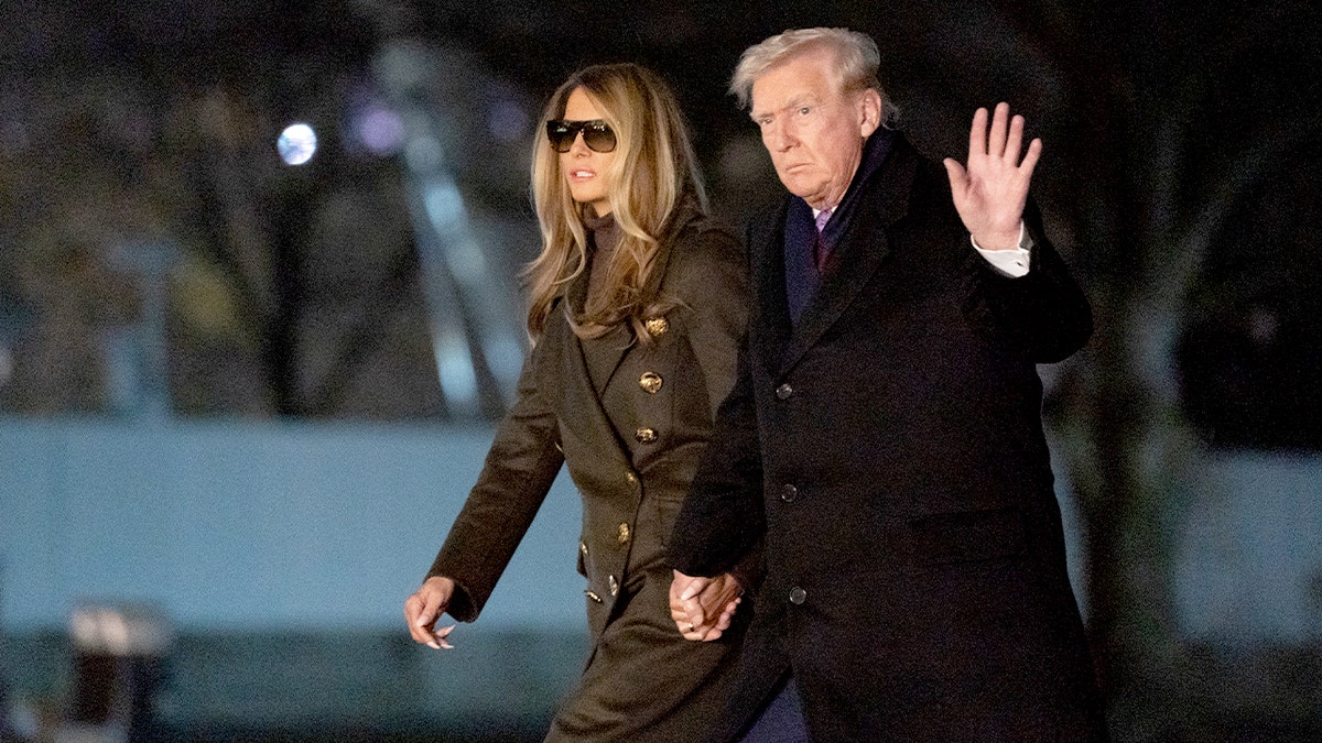 The president and first lady arrive by military helicopter following a holiday trip.