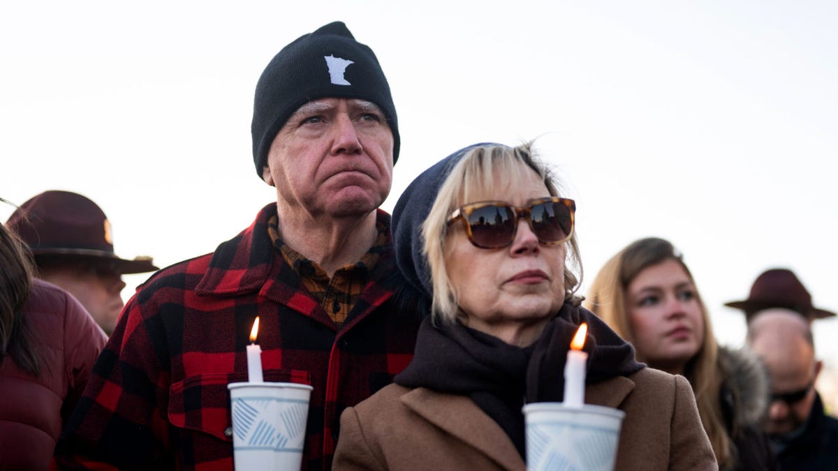 Walz at candlelight vigil