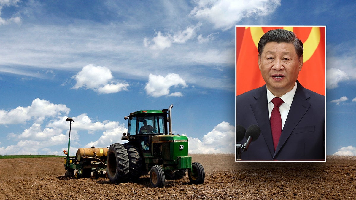 Chinese President Xi Jinping pictured next to American farmland