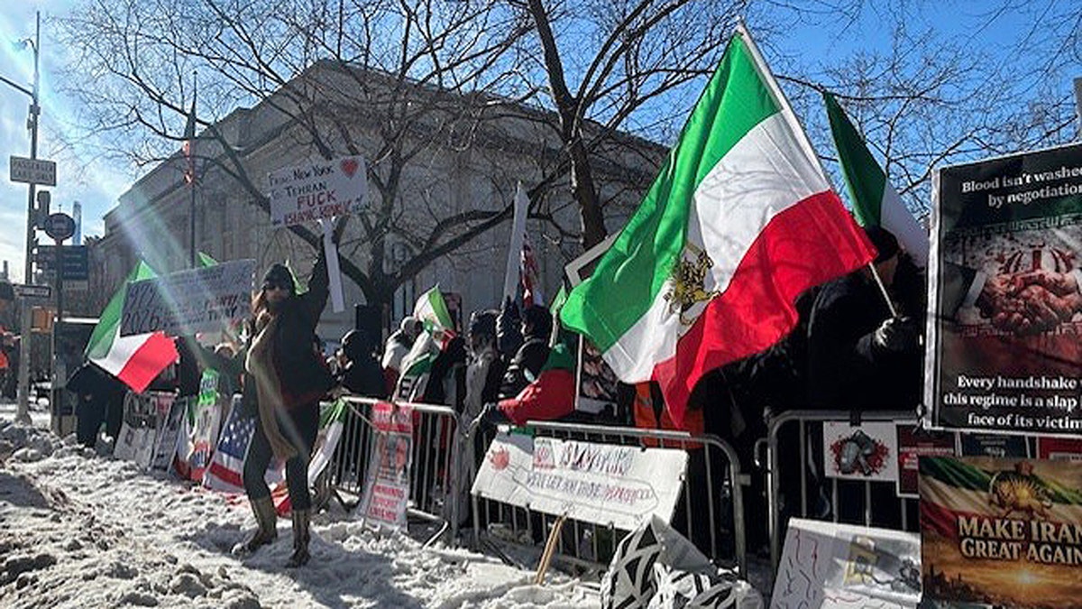 Anti-Iran regime protesters