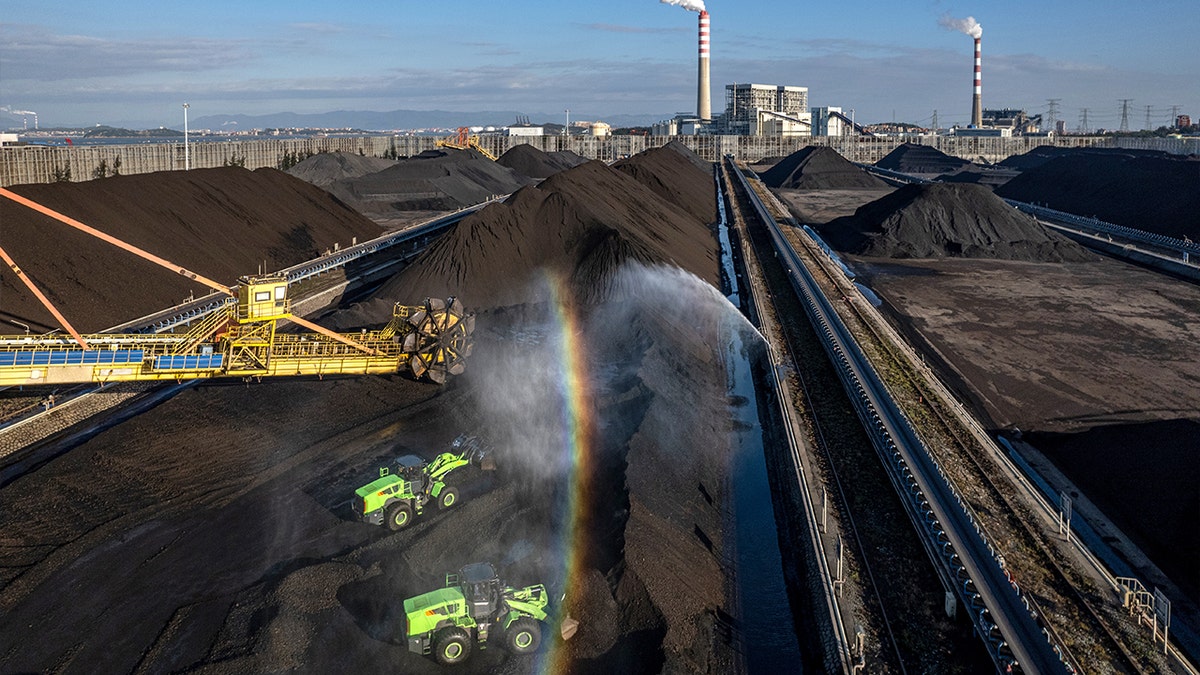 Image of a coal plant