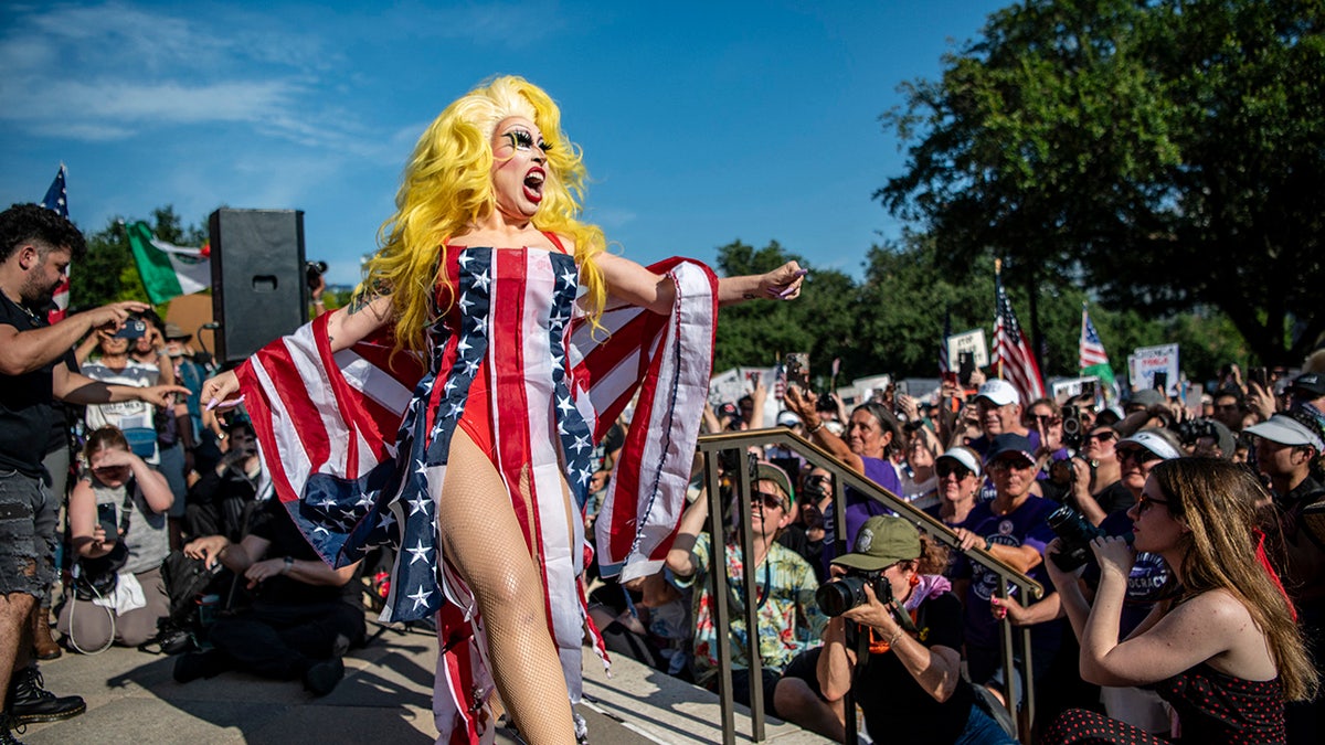 drag queen