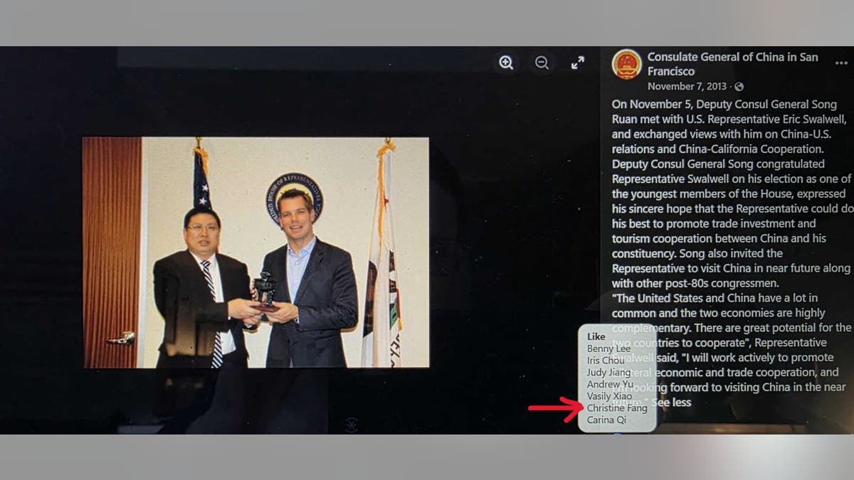 Eric Swalwell poses with senior Chinese diplomat in 2013