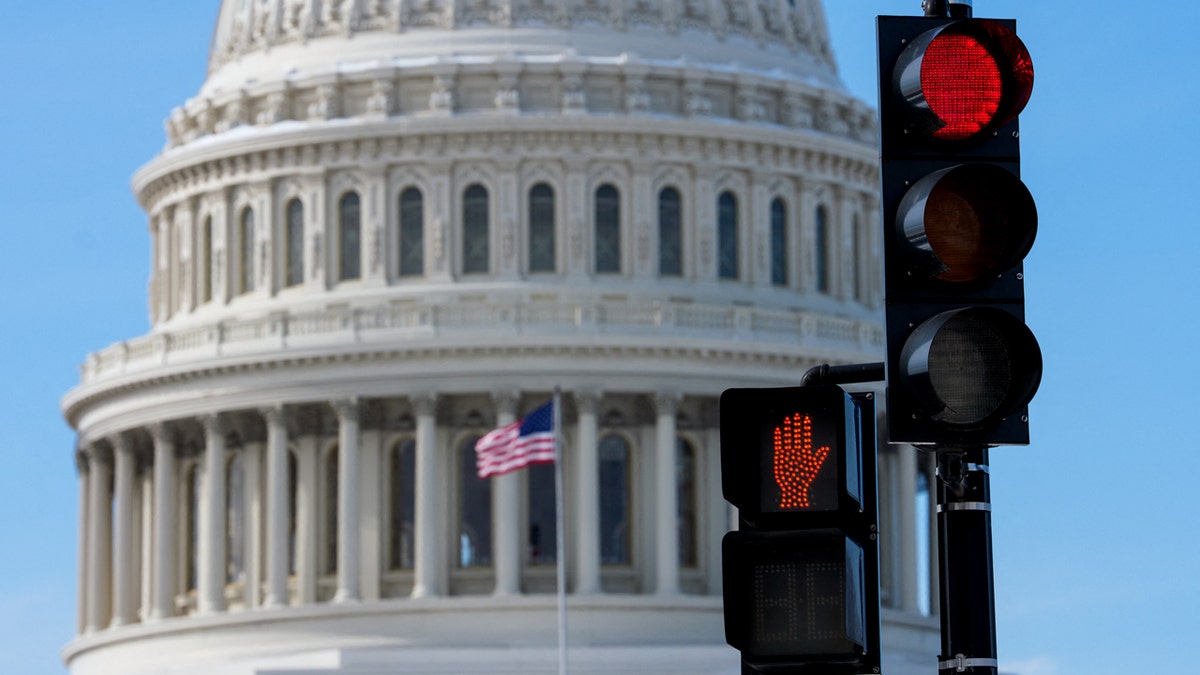 Traffic light in front of the Capitol Building